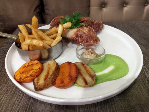 瓦法奇朵Waffogato(台北車站店)：瓦法奇朵Waffogato-北車周邊複合式料理  火鍋、排餐、甜點應有盡有