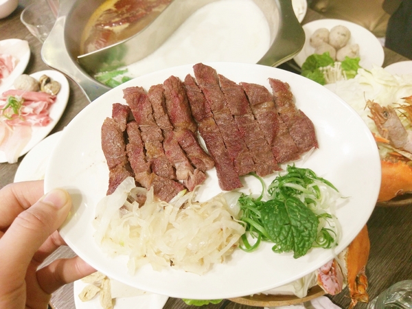 瓦法奇朵Waffogato(台北車站店)：瓦法奇朵Waffogato-北車周邊複合式料理  火鍋、排餐、甜點應有盡有