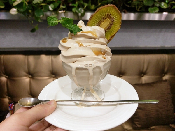 瓦法奇朵Waffogato(台北車站店)：瓦法奇朵Waffogato-北車周邊複合式料理  火鍋、排餐、甜點應有盡有