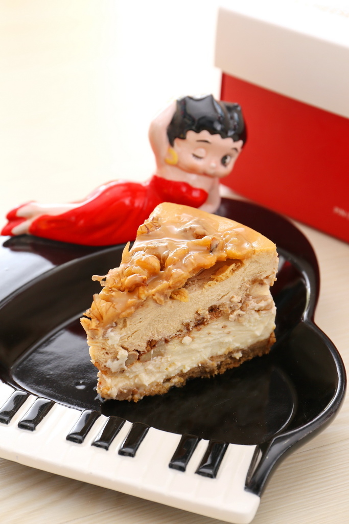 品好乳酪蛋糕，雙拼組合，ILLY核桃雙層，貝禮詩香蕉生巧