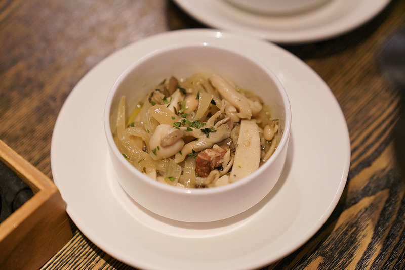 鬍子餐酒館 (12) 鬍子餐酒館 (12)