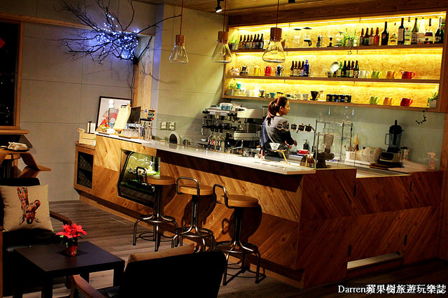 『桃園中壢下午茶』拾事咖啡★彩虹生乳酪甜點小巧可愛/抹茶控別錯過小山園抹茶歐蕾/文青風咖啡店無限制用餐時間不收服務費提供插座