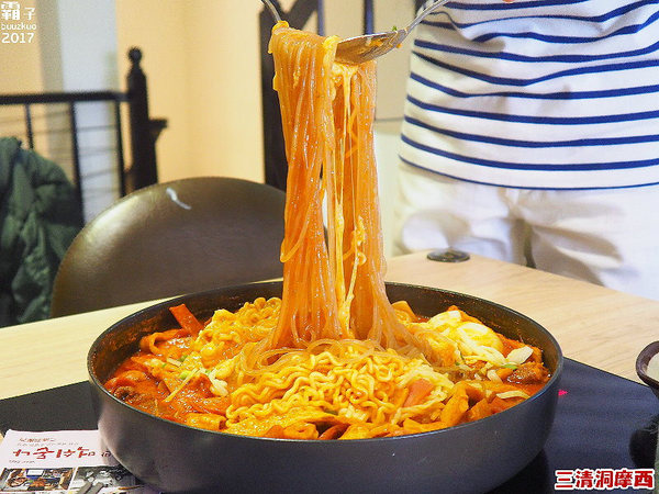 三清洞摩西年糕鍋：三清洞摩西年糕鍋，醬料原汁原味韓國進口，辣辣der～