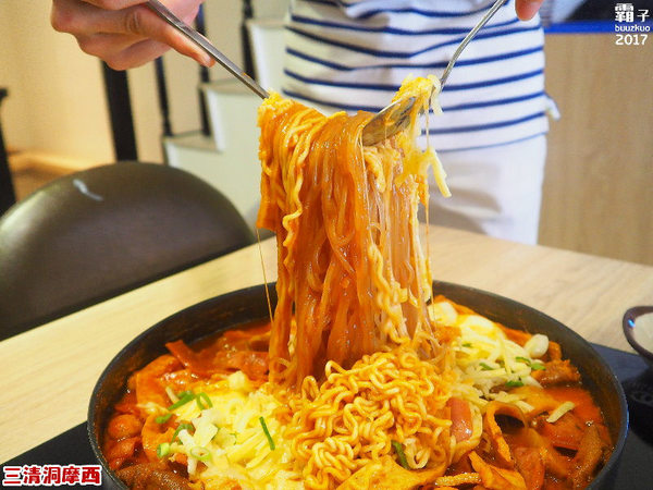 三清洞摩西年糕鍋：三清洞摩西年糕鍋，醬料原汁原味韓國進口，辣辣der～