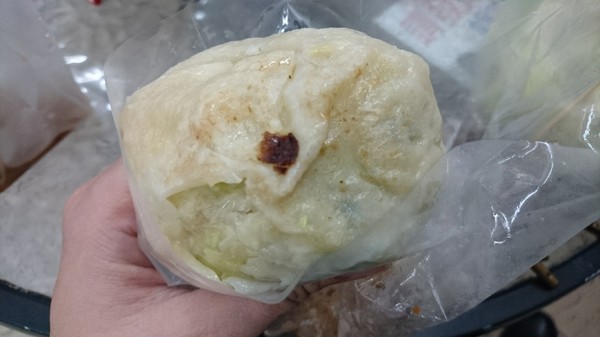 下一鍋水煎包：高雄鹽埕~下一鍋水煎包~在地銅板小吃~排隊美食~飄香40年老店~