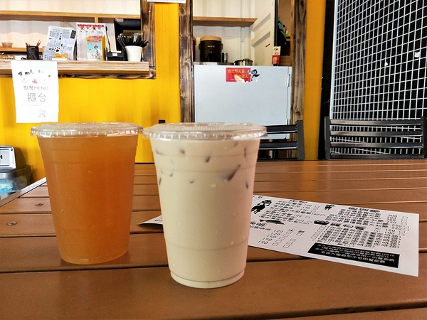 Boss Dog 逗狗樂園：【台中市景點】Boss Dog博斯逗狗樂園~巨大汪星人、寵物水管屋、貨櫃屋餐廳、戲水池、狗狗專屬菜單