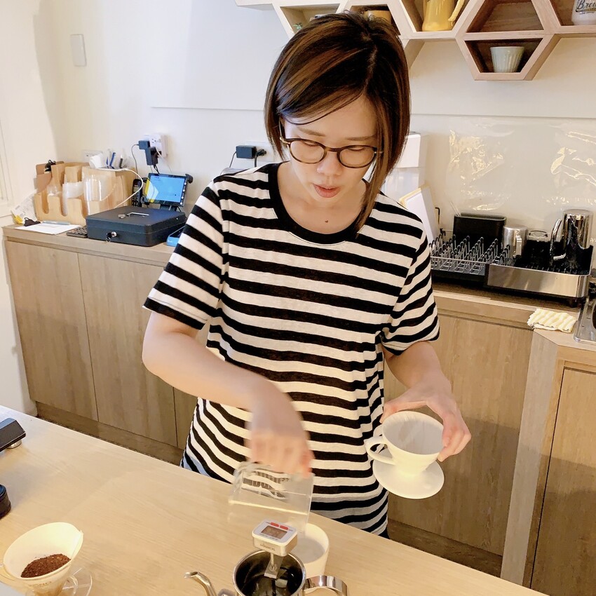 板橋府中捷運站｜Partik Coffee & Roaster｜隱身社區的精品咖啡廳    精品手沖、手作點心、季節精品豆/濾掛