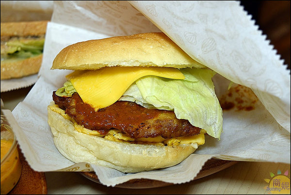 早安公雞農場晨食：台中平價農場早餐。早安公雞農場晨食篤行店。農場好物吃得安心通通百元以下好滿足!@sunny吃喝遊樂