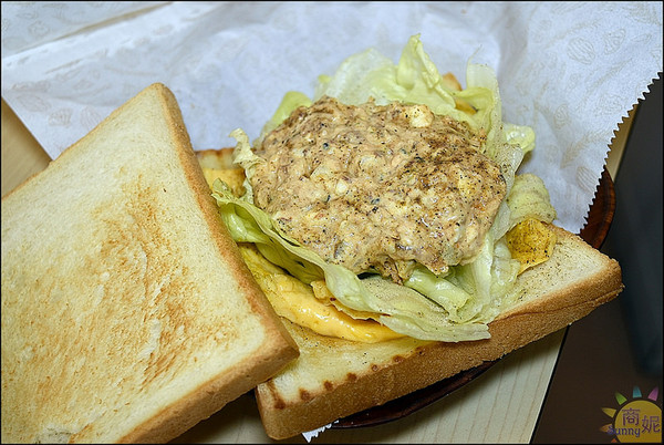 早安公雞農場晨食：台中平價農場早餐。早安公雞農場晨食篤行店。農場好物吃得安心通通百元以下好滿足!@sunny吃喝遊樂