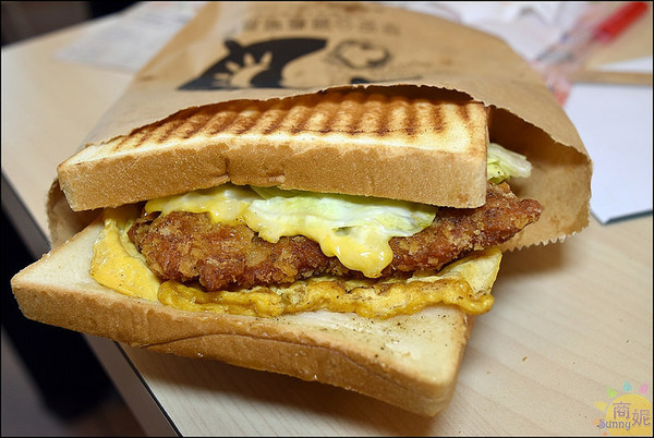 早安公雞農場晨食：台中平價農場早餐。早安公雞農場晨食篤行店。農場好物吃得安心通通百元以下好滿足!@sunny吃喝遊樂