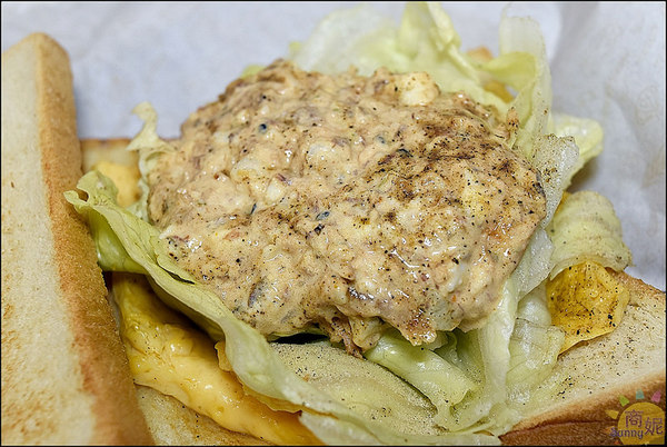 早安公雞農場晨食：台中平價農場早餐。早安公雞農場晨食篤行店。農場好物吃得安心通通百元以下好滿足!@sunny吃喝遊樂