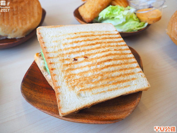 早安公雞晨食料理:早安公雞農場晨食,火爆公雞堡辣到你喊嫑嫑der~ 早安公雞晨食料理:早安公雞農場晨食,火爆公雞堡辣到你喊嫑嫑der~