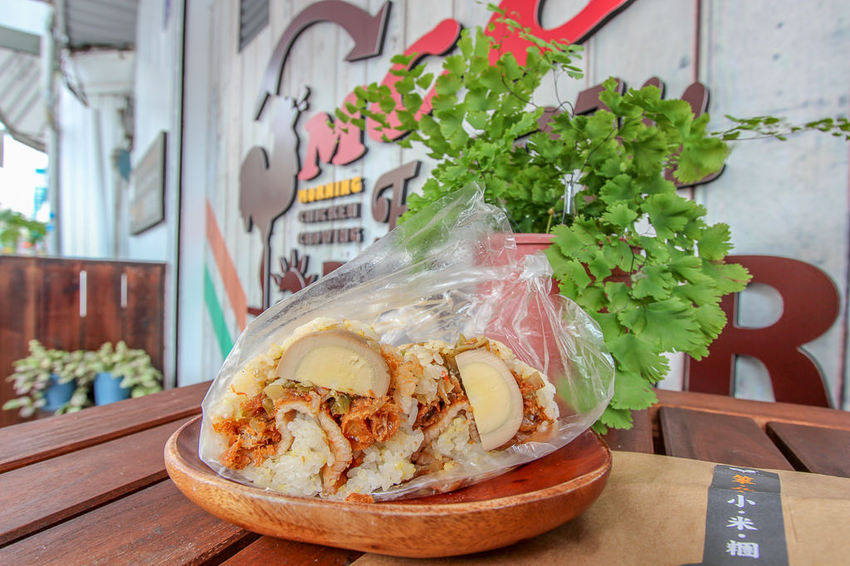 台中北區，早安公雞晨食館，新菜單出爐....就讓熱情如火的騷莎與你晨間共舞!還有新推出的小米糰。 - 微笑Joe幸運