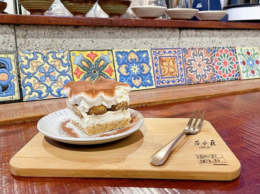 民生咖啡 People&Life.Cafe，審計新村附近老宅復古高質感咖啡店，手作限量甜點一定要試試 - Cyndi love’s 享食天堂