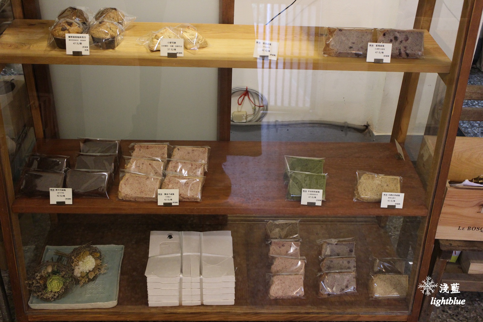 台中美食：淺藍 × 小麥菓子～蓬鬆滑順多口味的好吃無油戚風蛋糕，才吃完就想回訪
