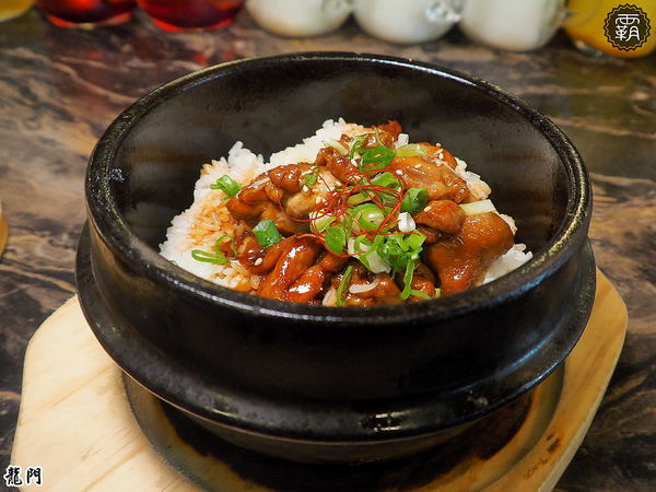 龍門 馬場洞韓牛專賣店： 龍門燒肉，韓風貨櫃屋裝潢，全新男子漢套餐霸氣上桌~