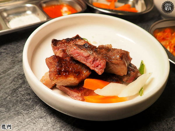 龍門 馬場洞韓牛專賣店： 龍門燒肉，韓風貨櫃屋裝潢，全新男子漢套餐霸氣上桌~