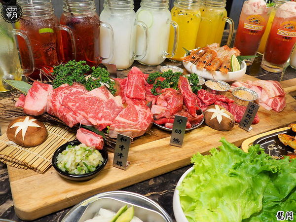 龍門 馬場洞韓牛專賣店： 龍門燒肉，韓風貨櫃屋裝潢，全新男子漢套餐霸氣上桌~