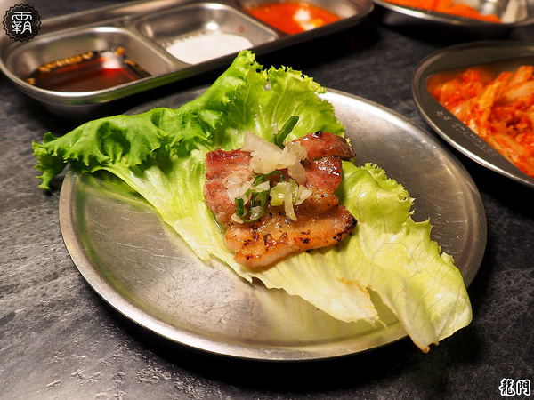 龍門 馬場洞韓牛專賣店： 龍門燒肉，韓風貨櫃屋裝潢，全新男子漢套餐霸氣上桌~