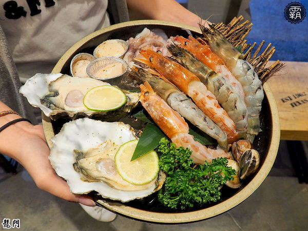 龍門 馬場洞韓牛專賣店： 龍門燒肉，韓風貨櫃屋裝潢，全新男子漢套餐霸氣上桌~