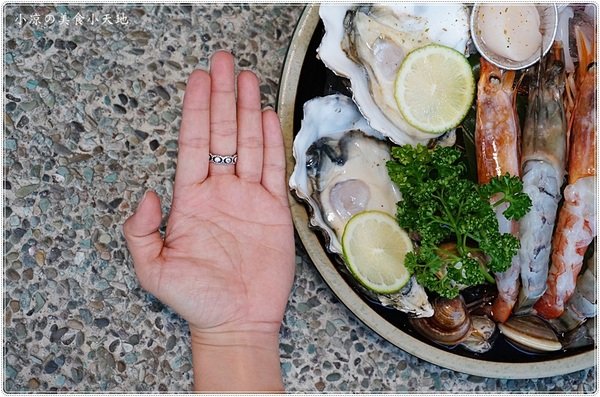 龍門 馬場洞韓牛專賣店：台中北屯』龍門馬場洞韓牛專賣店║超夯工業風貨櫃屋，社長盛和烤肉套餐，不用出國就可以吃到的美味