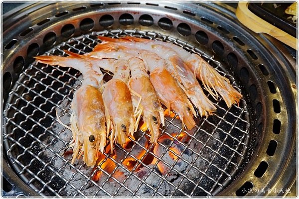 龍門 馬場洞韓牛專賣店：台中北屯』龍門馬場洞韓牛專賣店║超夯工業風貨櫃屋，社長盛和烤肉套餐，不用出國就可以吃到的美味