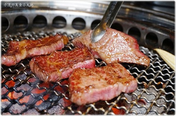 龍門 馬場洞韓牛專賣店：台中北屯』龍門馬場洞韓牛專賣店║超夯工業風貨櫃屋，社長盛和烤肉套餐，不用出國就可以吃到的美味