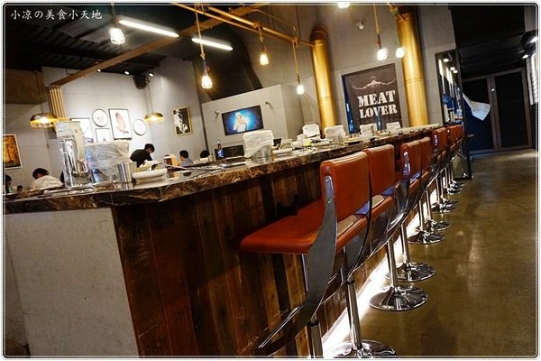 龍門 馬場洞韓牛專賣店：台中北屯』龍門馬場洞韓牛專賣店║超夯工業風貨櫃屋，社長盛和烤肉套餐，不用出國就可以吃到的美味