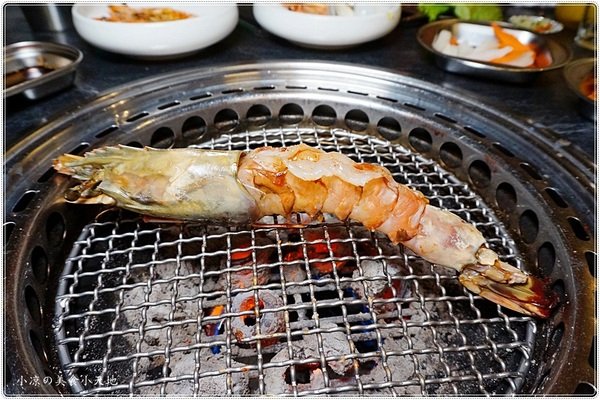 龍門 馬場洞韓牛專賣店：台中北屯』龍門馬場洞韓牛專賣店║超夯工業風貨櫃屋，社長盛和烤肉套餐，不用出國就可以吃到的美味