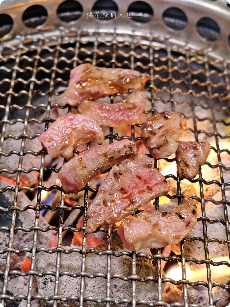 北屯在地人大推燒肉店-龍門燒肉 馬場洞韓牛專賣店,記得一定要加點隱藏版海鮮盤 北屯在地人大推燒肉店-龍門燒肉 馬場洞韓牛專賣店,記得一定要加點隱藏版海鮮盤