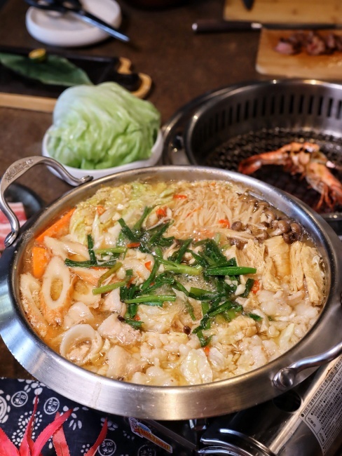 【台中食記】福岡名產牛腸鍋『龍門燒肉』吃得到，感謝祭套餐加價購399，還有你沒喝過的生蠔氣泡香檳！