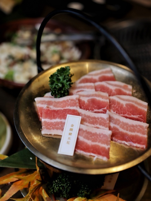 【台中食記】福岡名產牛腸鍋『龍門燒肉』吃得到，感謝祭套餐加價購399，還有你沒喝過的生蠔氣泡香檳！