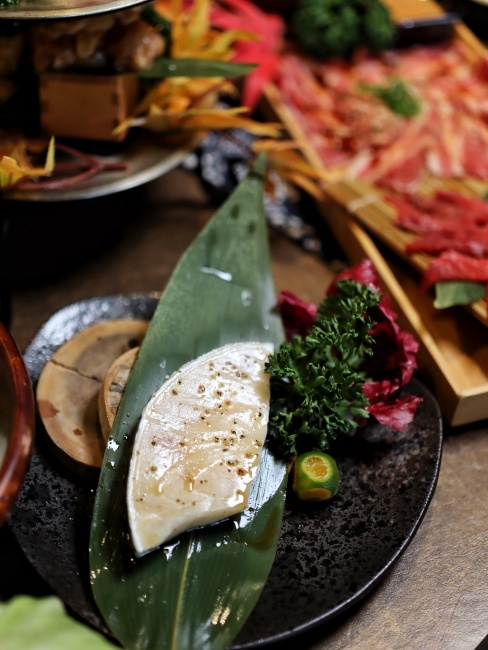 【台中食記】福岡名產牛腸鍋『龍門燒肉』吃得到，感謝祭套餐加價購399，還有你沒喝過的生蠔氣泡香檳！