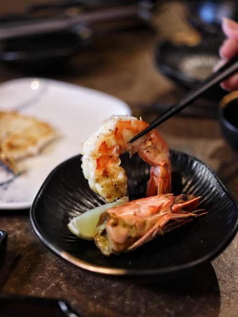 【台中食記】福岡名產牛腸鍋『龍門燒肉』吃得到，感謝祭套餐加價購399，還有你沒喝過的生蠔氣泡香檳！