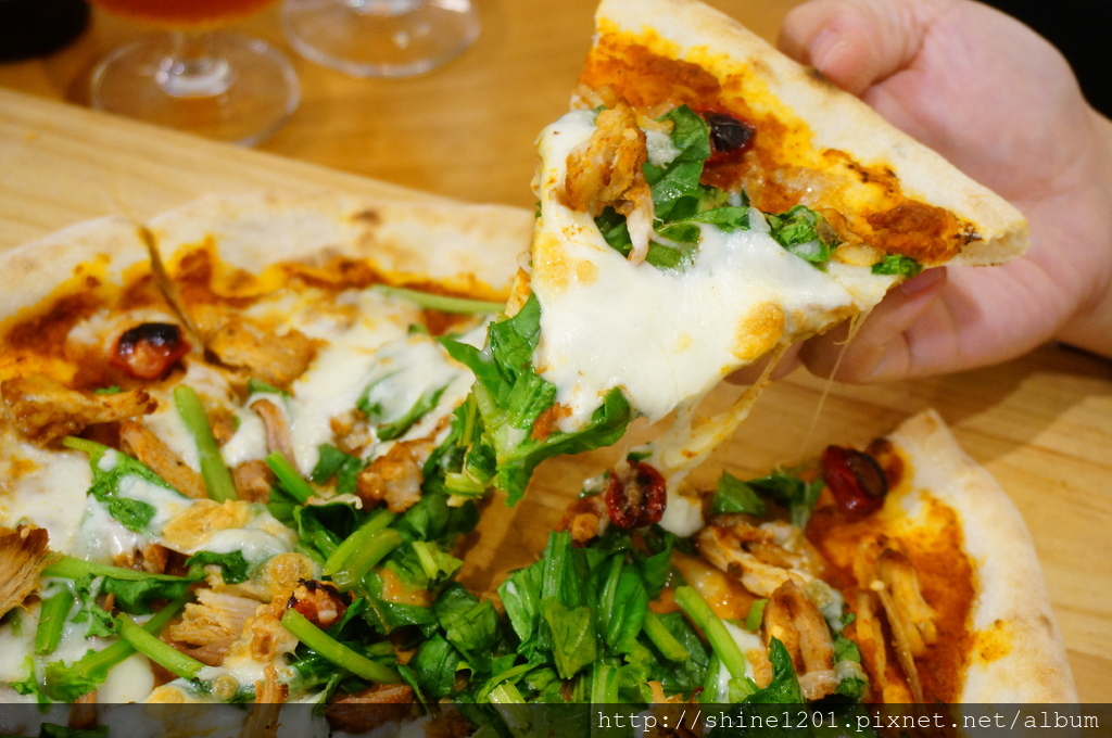 新店大坪林站美食 下午茶 披薩斜塔