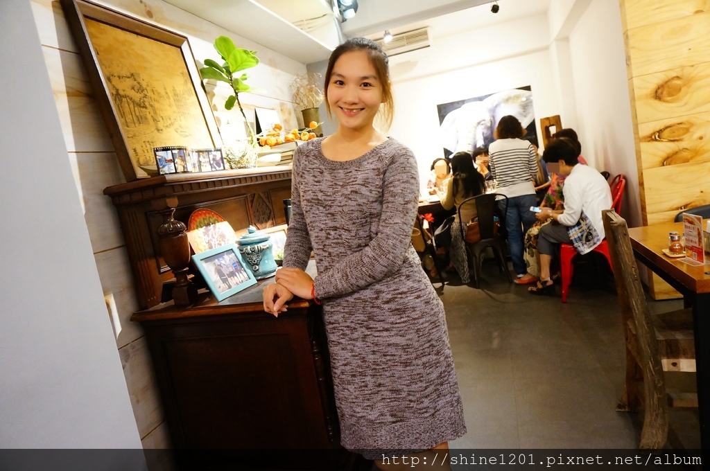 新店大坪林站美食 下午茶 披薩斜塔