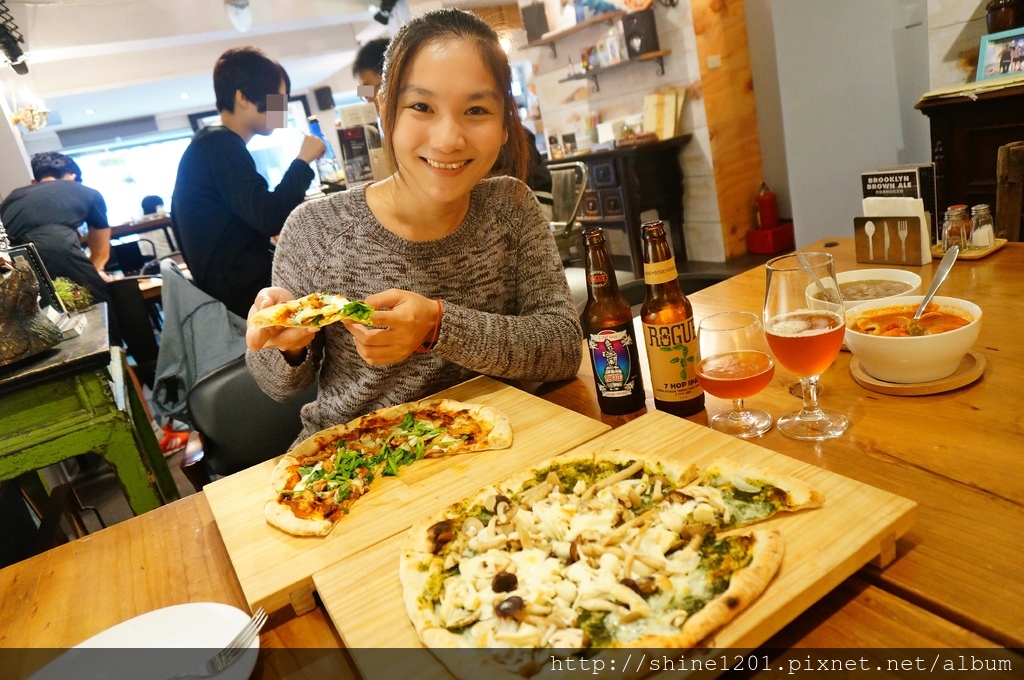 新店大坪林站美食 下午茶 披薩斜塔