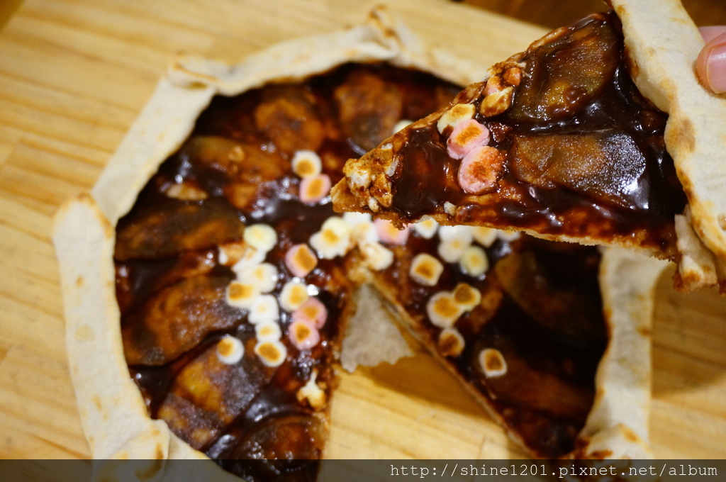 新店大坪林站美食 下午茶 披薩斜塔