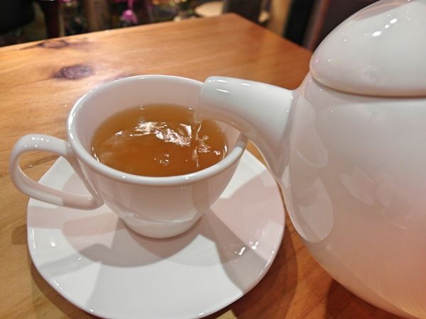 披薩斜塔：❤️美食❤️【新北。新店】披薩斜塔 ★超特色洛神花披薩/普羅旺斯小牛胸/愛評體驗團