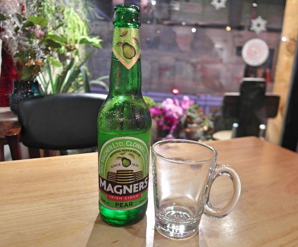 披薩斜塔：❤️美食❤️【新北。新店】披薩斜塔 ★超特色洛神花披薩/普羅旺斯小牛胸/愛評體驗團