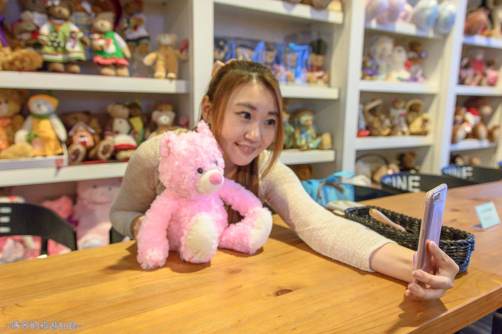 新竹東區景點》小熊博物館 台灣首座泰迪熊博物館 異國夢幻場景 小熊DIY 跟著泰迪熊玩樂環遊全世界 - 滿分的旅遊札記