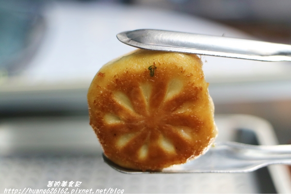 咬三口上海生煎包(公館店):【台北中正區】會爆漿的上海生煎包『咬三口上海生煎包』銅板美食/水源市場旁/捷運公館美食推薦~ 咬三口上海生煎包(公館店):【台北中正區】會爆漿的上海生煎包『咬三口上海生煎包』銅板美食/水源市場旁/捷運公館美食推薦~