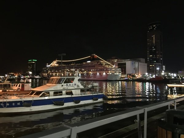 享住旅店：【國內旅遊/旅店推薦】基隆享住旅店絕對讓你好想住~阿爸A青春回憶攏底加啦！就來住一晩遠離台北市的喧囂人生吧～