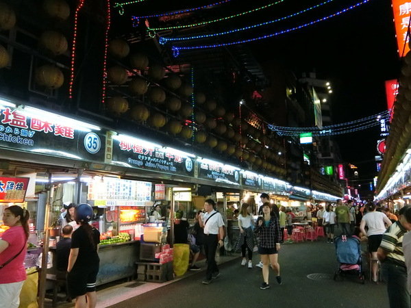 享住旅店：【國內旅遊/旅店推薦】基隆享住旅店絕對讓你好想住~阿爸A青春回憶攏底加啦！就來住一晩遠離台北市的喧囂人生吧～