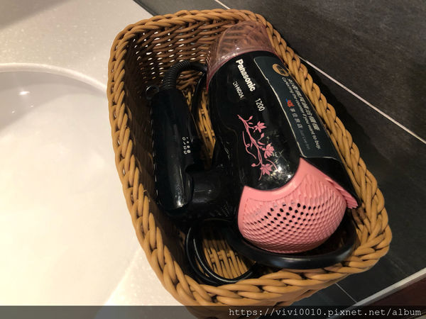 圓圓家出去玩-《基隆住宿》享住旅店，廟口走路3分鐘，交通便利，住宿旅遊好輕鬆