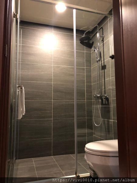 圓圓家出去玩-《基隆住宿》享住旅店，廟口走路3分鐘，交通便利，住宿旅遊好輕鬆