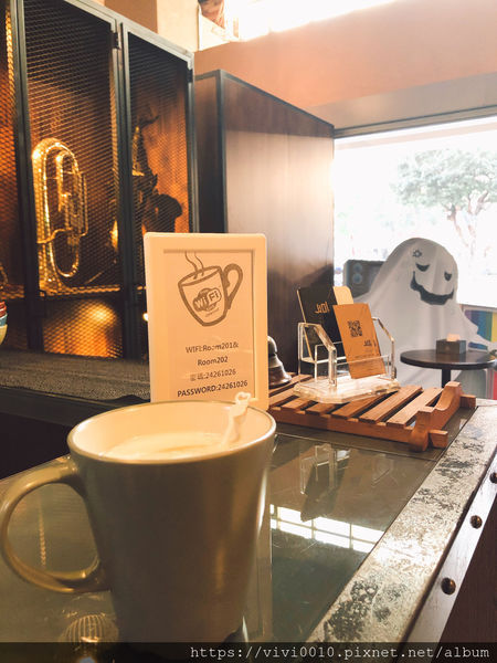 圓圓家出去玩-《基隆住宿》享住旅店，廟口走路3分鐘，交通便利，住宿旅遊好輕鬆