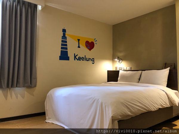 圓圓家出去玩-《基隆住宿》享住旅店，廟口走路3分鐘，交通便利，住宿旅遊好輕鬆