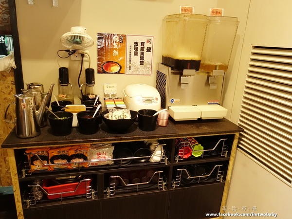 鍋太炫：【捷運美食】鍋太炫鍋物-永吉店 肉慾橫流M9雪花和牛/24公分超大澳州國王蝦 闇陰陽！這鍋太炫～近五分舖/後山埤站