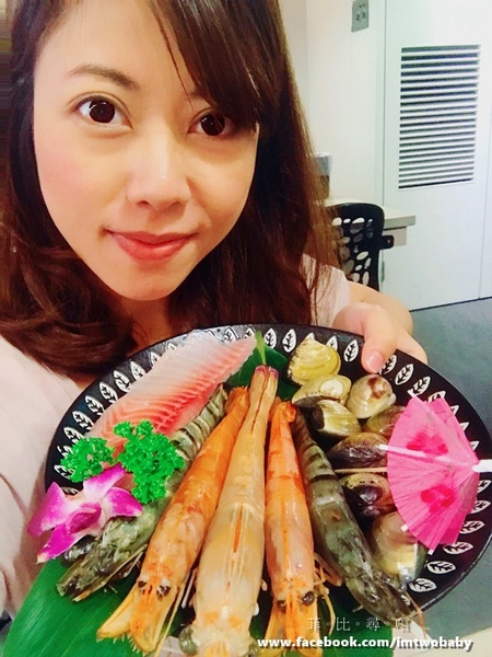 鍋太炫：【捷運美食】鍋太炫鍋物-永吉店 肉慾橫流M9雪花和牛/24公分超大澳州國王蝦 闇陰陽！這鍋太炫～近五分舖/後山埤站